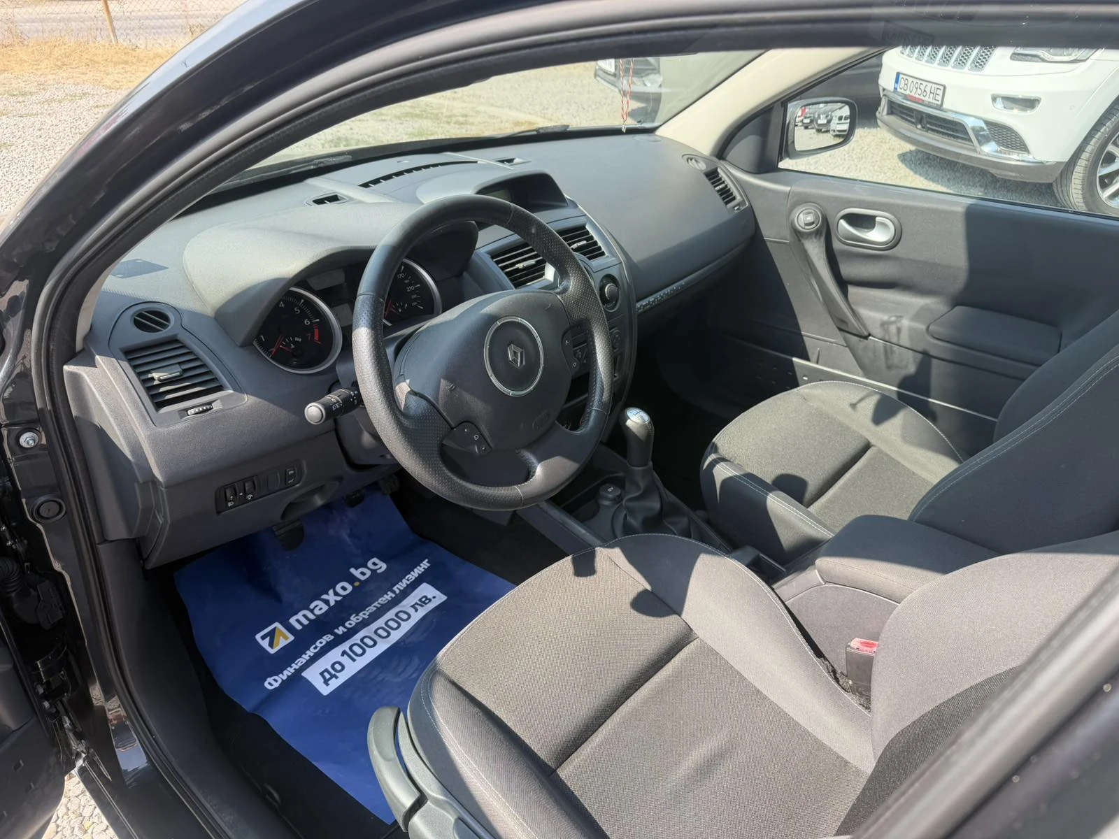 Renault Megane 1.6I, снимка 10 - Автомобили и джипове - 55795946