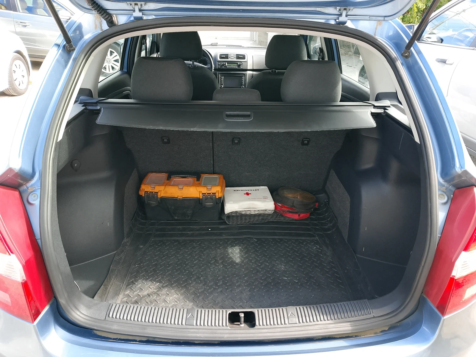 Skoda Fabia 1.6, снимка 9 - Автомобили и джипове - 56144415