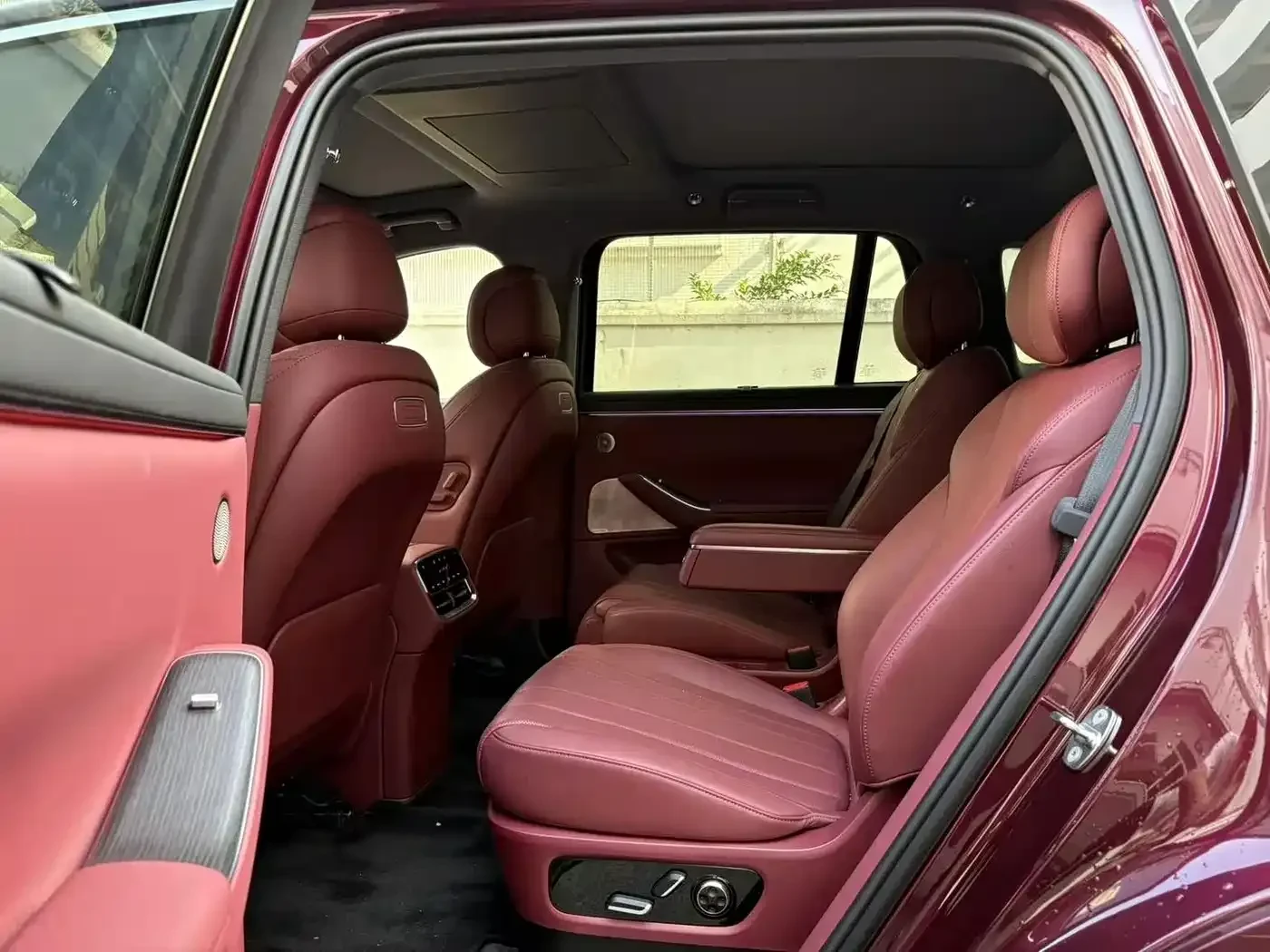 AITO 7 Extended Range Pro+ 6-Seater AWD, снимка 9 - Автомобили и джипове - 56624438