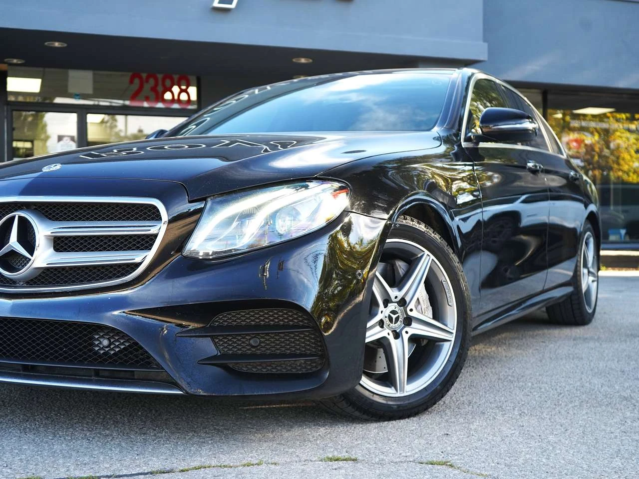 Mercedes-Benz E 400 4 MATIC, снимка 3 - Автомобили и джипове - 56723255