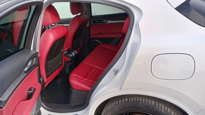 Alfa Romeo Stelvio  2.0 280 кс AWD Automatic B&O, снимка 6 - Автомобили и джипове - 52720657