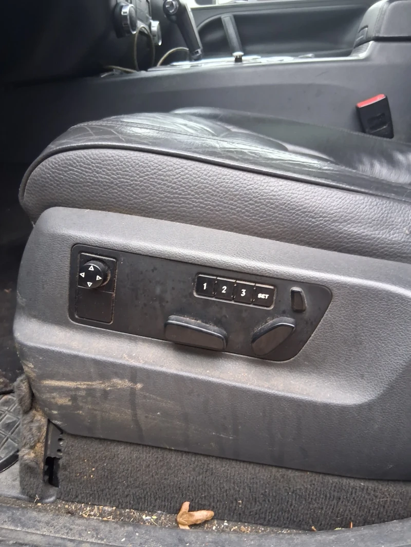 VW Touareg 3.0 TDI 220+ + R-LINE, снимка 7 - Автомобили и джипове - 52858080