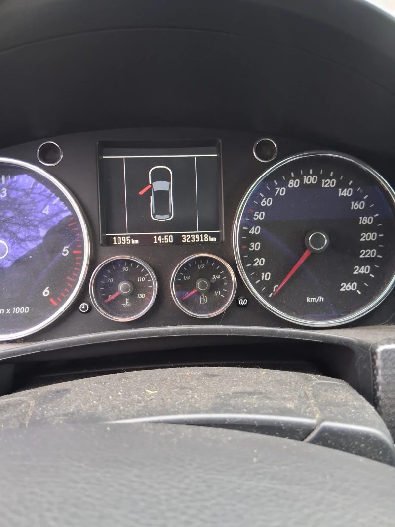 VW Touareg 3.0 TDI 220+ + R-LINE, снимка 10 - Автомобили и джипове - 52858080