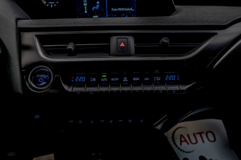Lexus UX 300e Distronik/Lane Assist/Обдухване/Камера/Подгрев, снимка 11 - Автомобили и джипове - 53065559