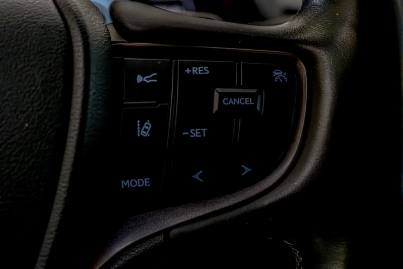 Lexus UX 300e Distronik/Lane Assist/Обдухване/Камера/Подгрев, снимка 13 - Автомобили и джипове - 53065559