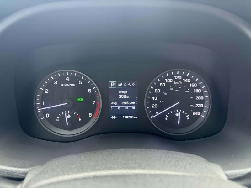 Hyundai Tucson * AWD* 2.0L * Premium* Camera, снимка 11 - Автомобили и джипове - 53355630