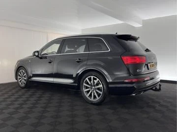 Audi Q7 S Line.Всички екстри. Завиващ заден мост., снимка 6 - Автомобили и джипове - 53446161