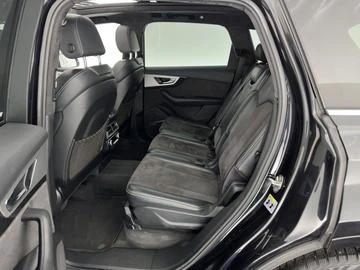 Audi Q7 S Line.Всички екстри. Завиващ заден мост., снимка 9 - Автомобили и джипове - 53446161