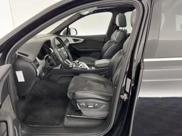 Audi Q7 S Line.Всички екстри. Завиващ заден мост., снимка 8 - Автомобили и джипове - 53446161