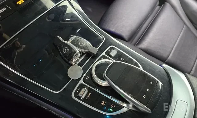 Mercedes-Benz GLC 220 D | COUPE | 360 CAMERA | ПАНОРАМА | ASSISTANT PKG , снимка 15 - Автомобили и джипове - 55605885