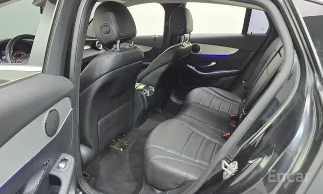 Mercedes-Benz GLC 220 D | COUPE | 360 CAMERA | ПАНОРАМА | ASSISTANT PKG , снимка 12 - Автомобили и джипове - 55605885