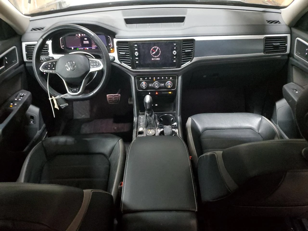 VW Atlas SEL PREMIUM R-LINE - изображение 8