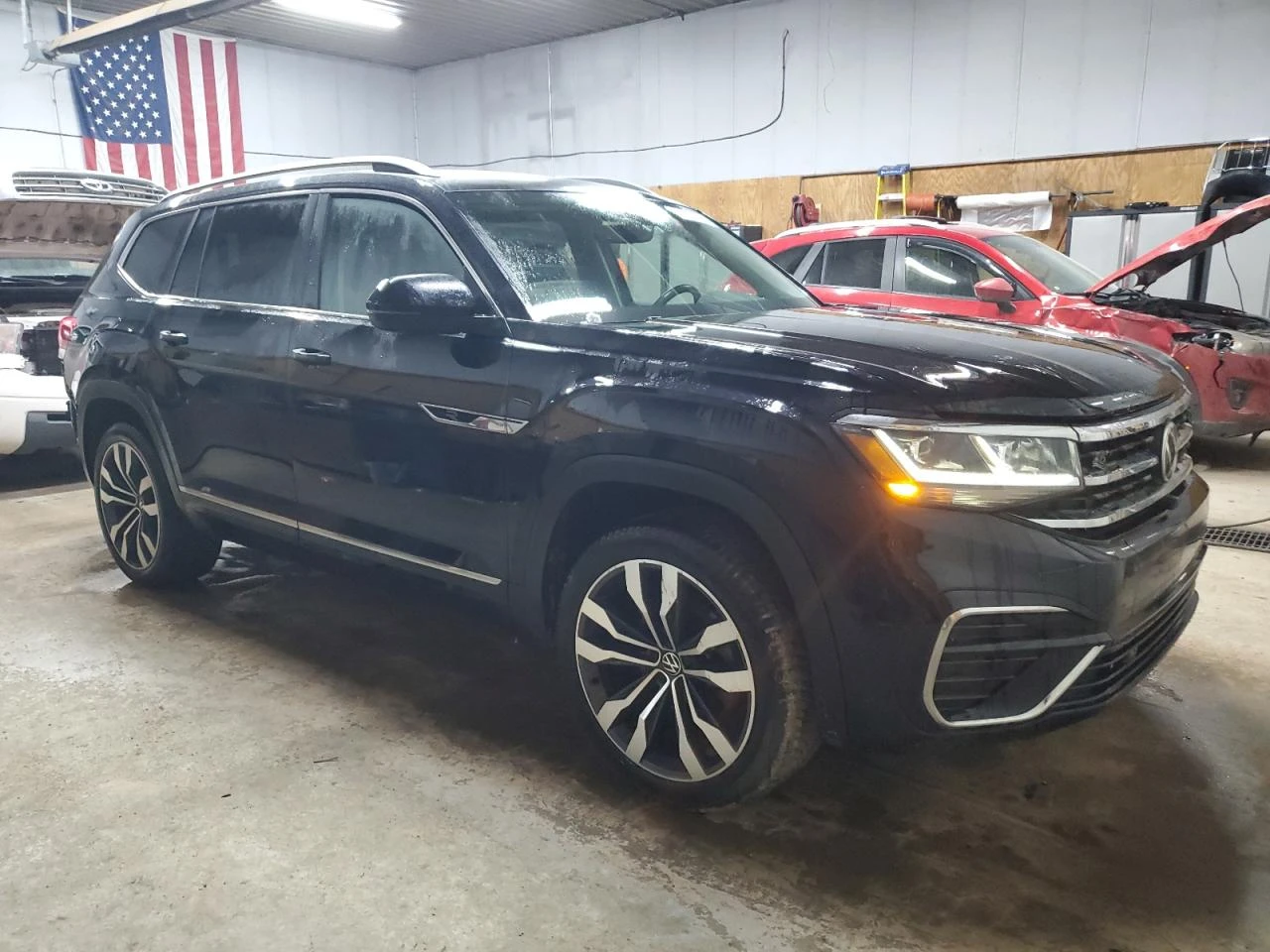 VW Atlas SEL PREMIUM R-LINE - изображение 2
