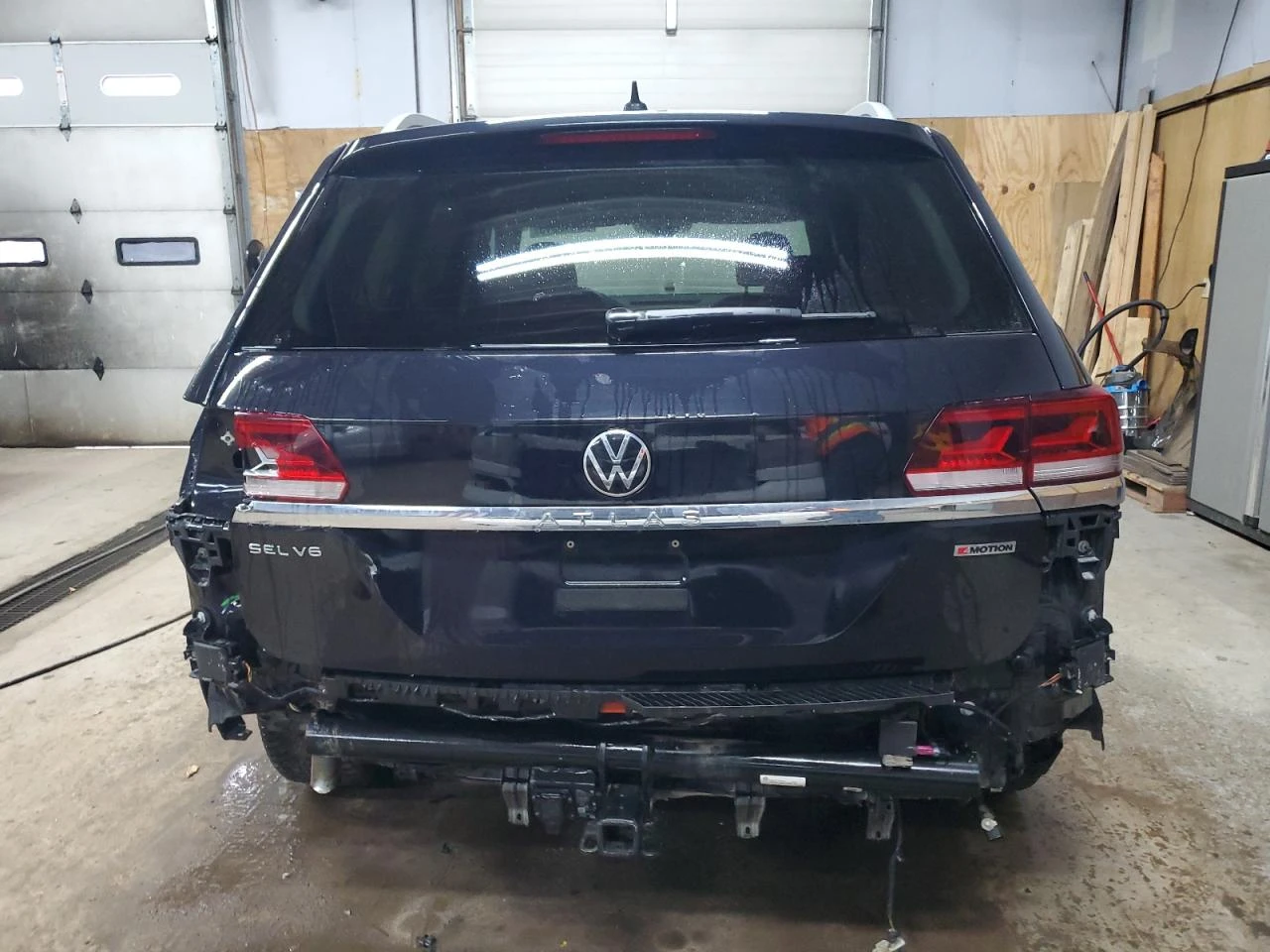VW Atlas SEL PREMIUM R-LINE - изображение 5