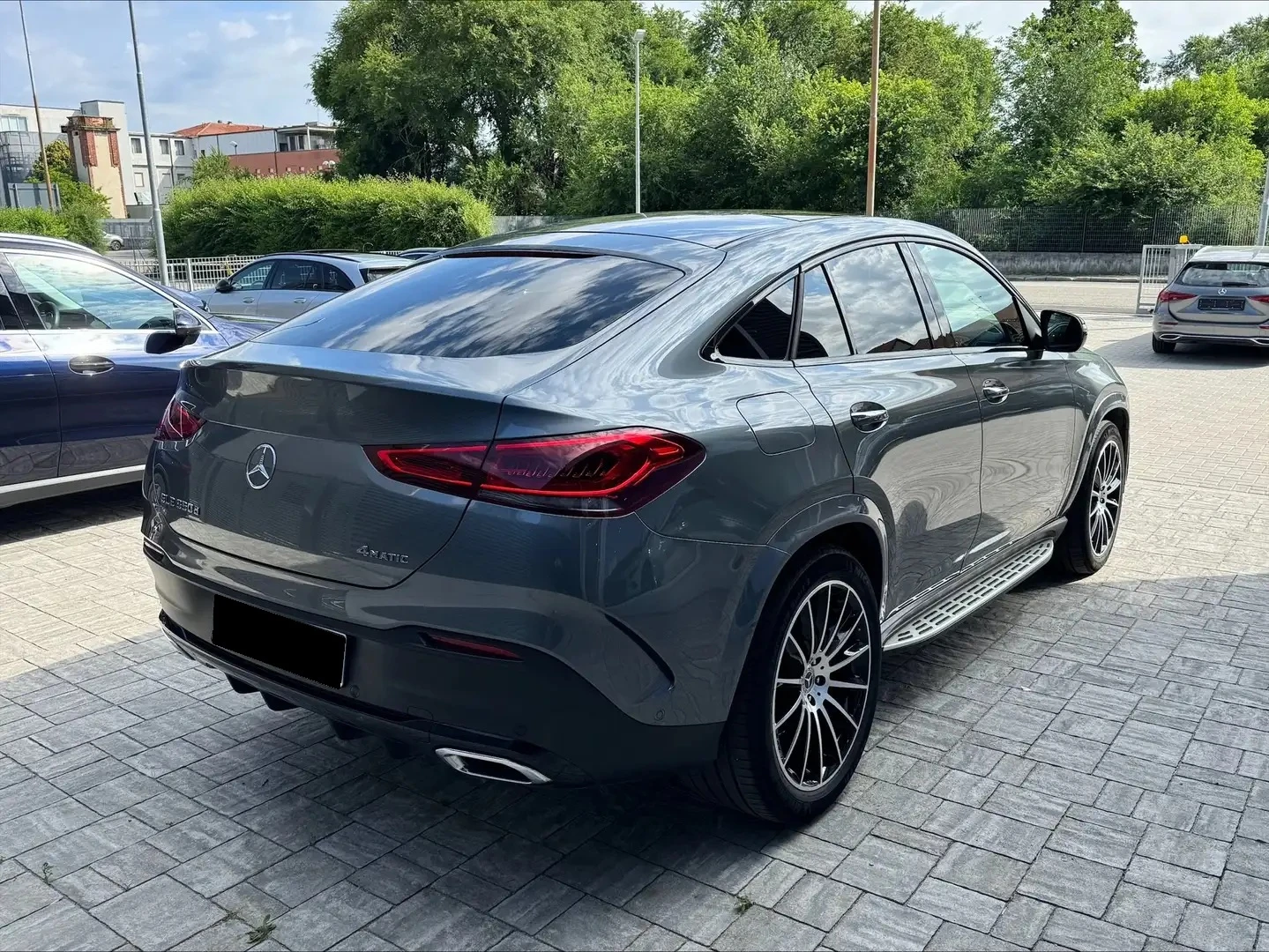 Mercedes-Benz GLE 350 d Coupe AMG-Line 4Matic - изображение 3