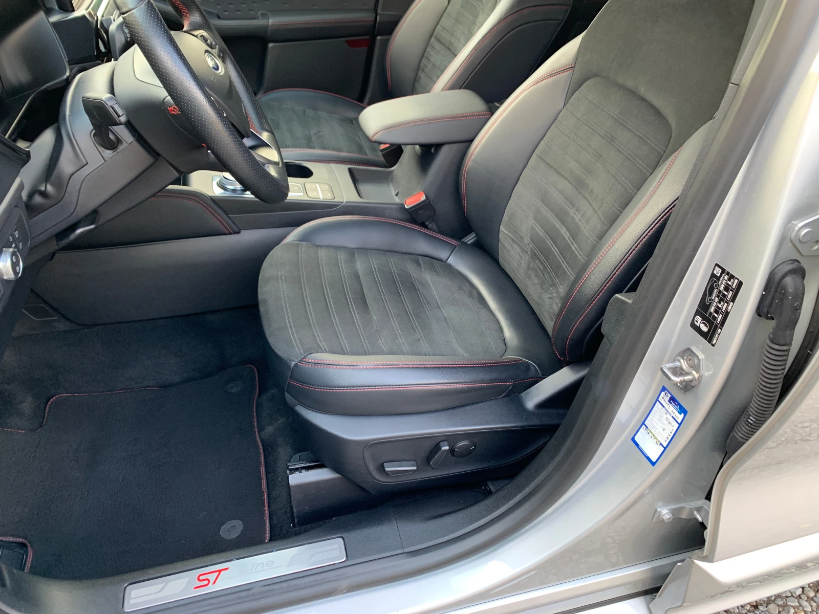 Ford Kuga 2.5 PHEV-ST line-X B&O - изображение 10