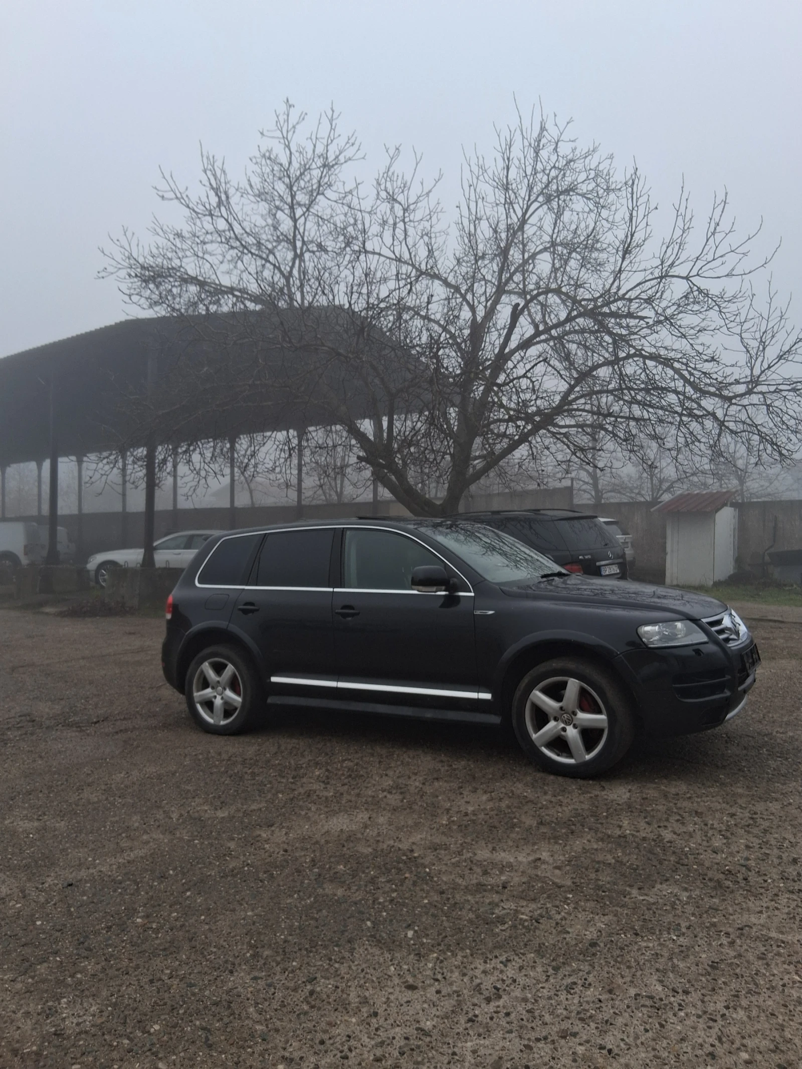 VW Touareg 3.0 TDI 220+ + R-LINE - изображение 2