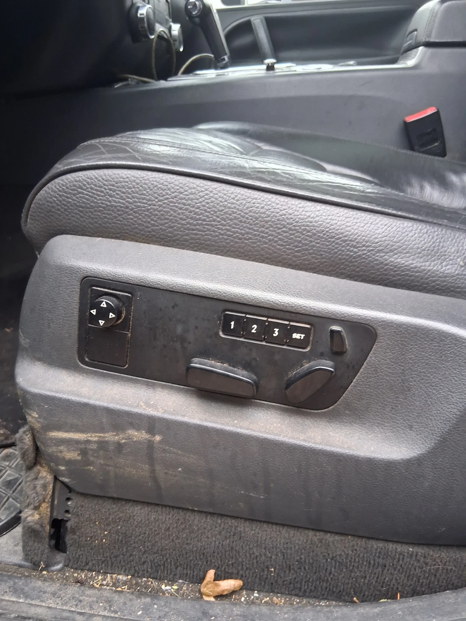 VW Touareg 3.0 TDI 220+ + R-LINE - изображение 7