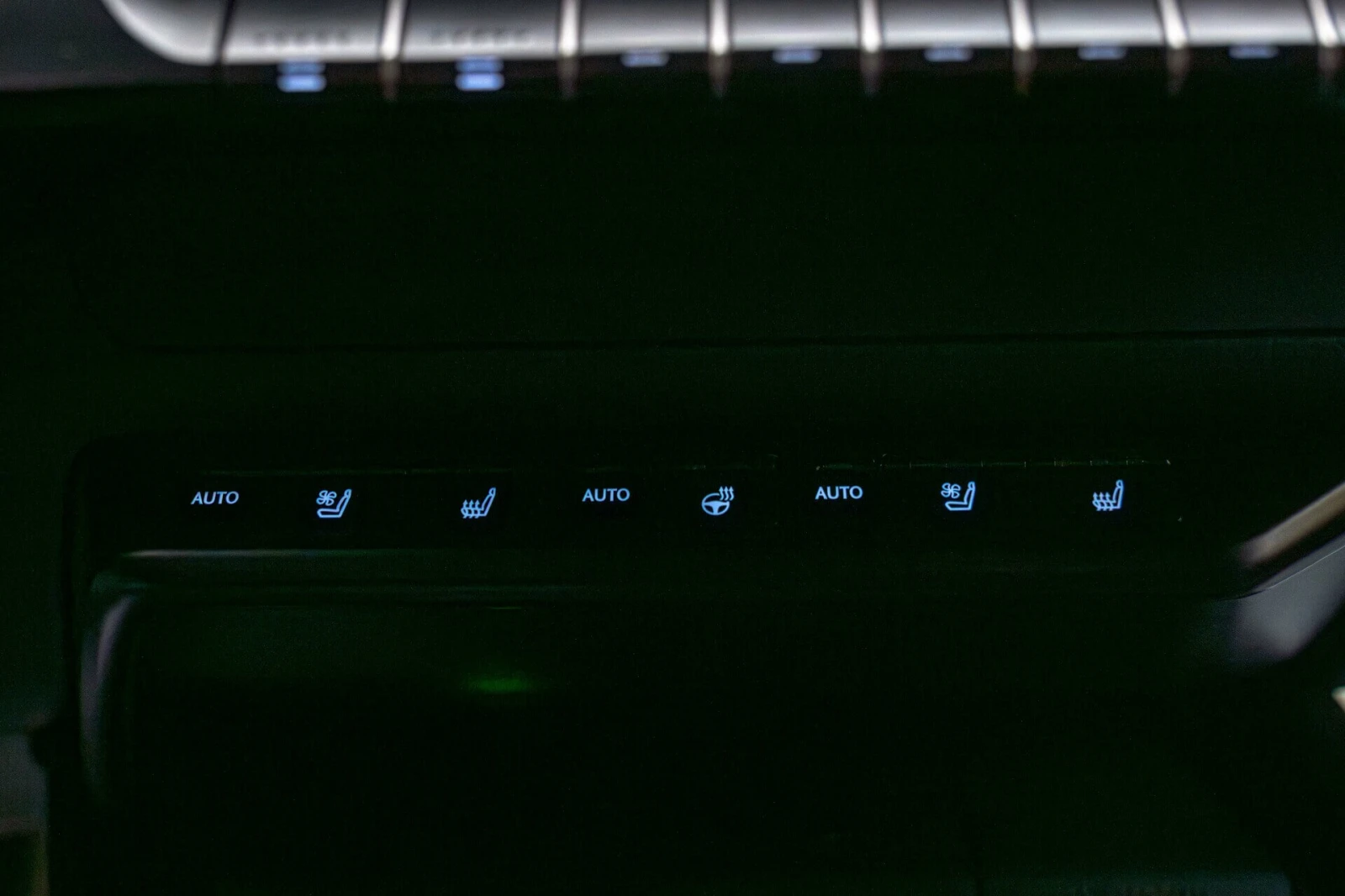 Lexus UX 300e Distronik/Lane Assist/Обдухване/Камера/Подгрев - изображение 10