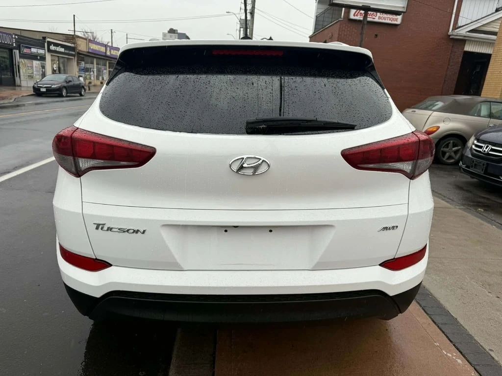 Hyundai Tucson AWD 4dr 2.0L Premium - изображение 6
