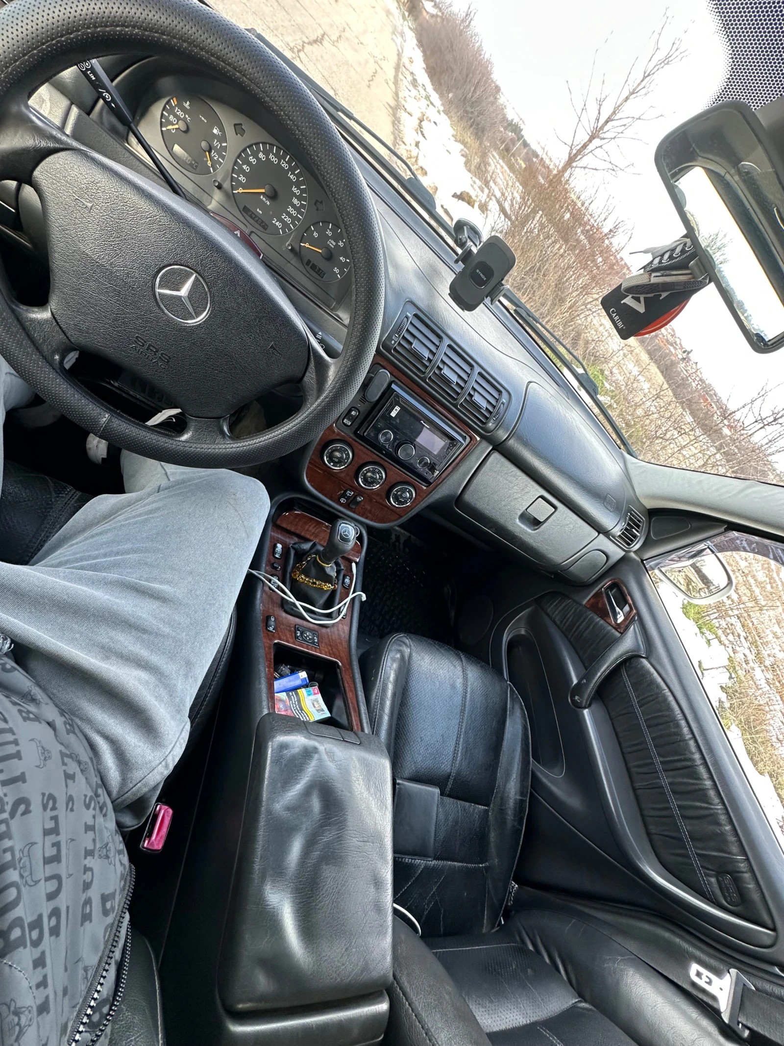 Mercedes-Benz ML 270 Като нова, снимка 7 - Автомобили и джипове - 53749550