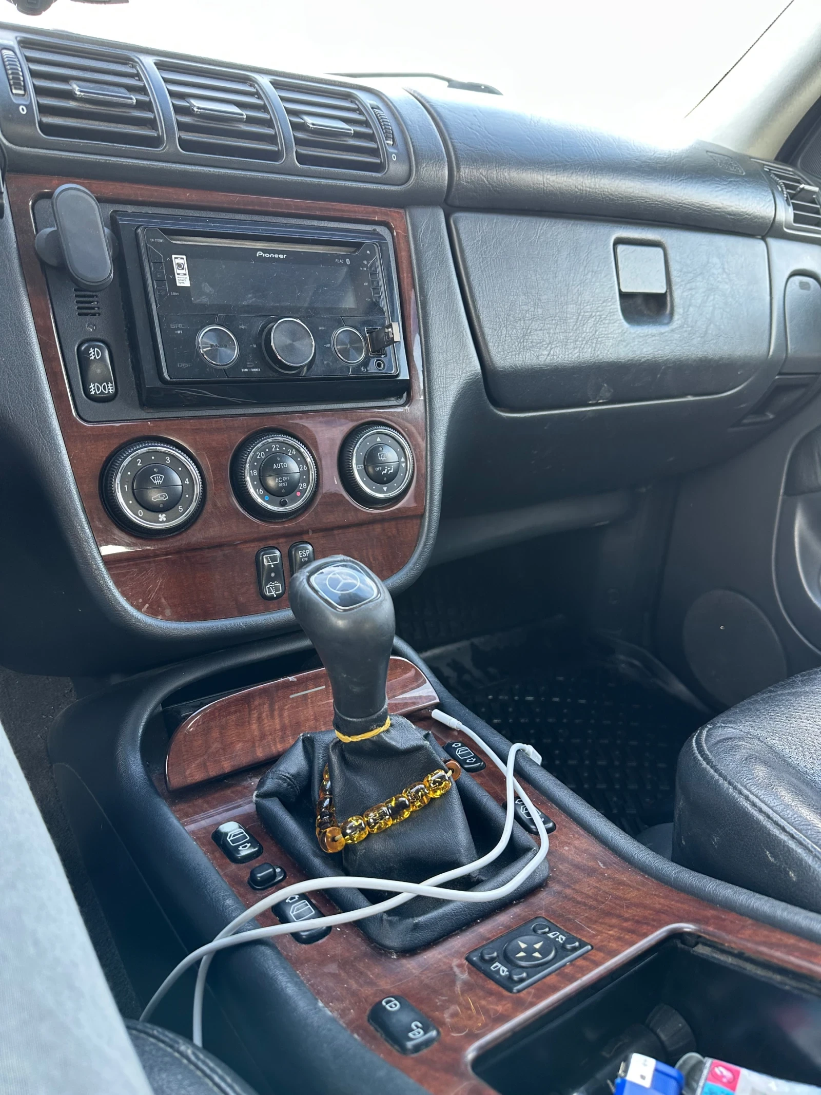 Mercedes-Benz ML 270 Като нова, снимка 10 - Автомобили и джипове - 53749550