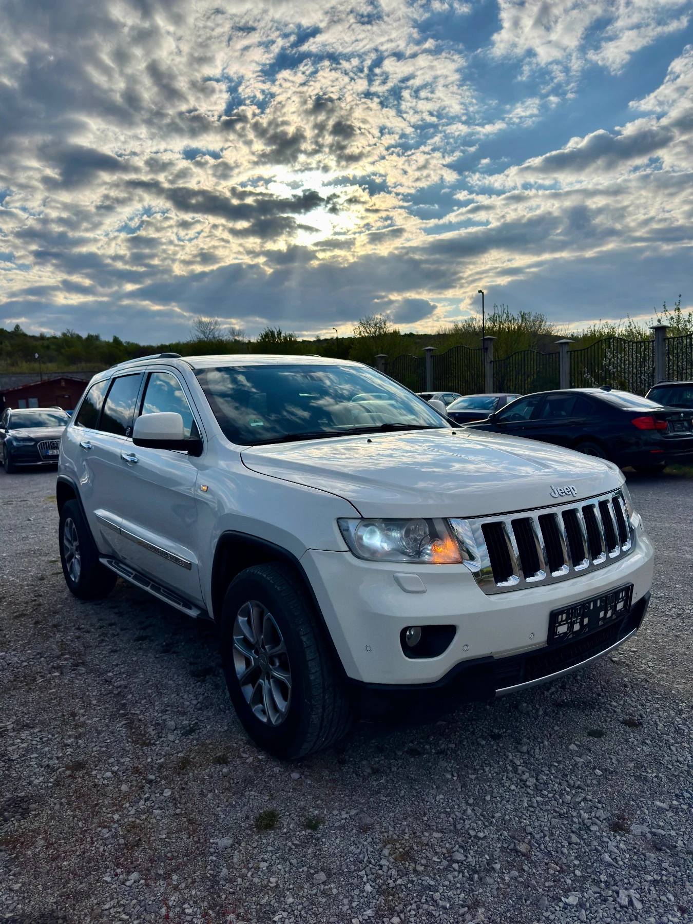Jeep Grand cherokee 3.0CRDi Limited, снимка 2 - Автомобили и джипове - 54388374