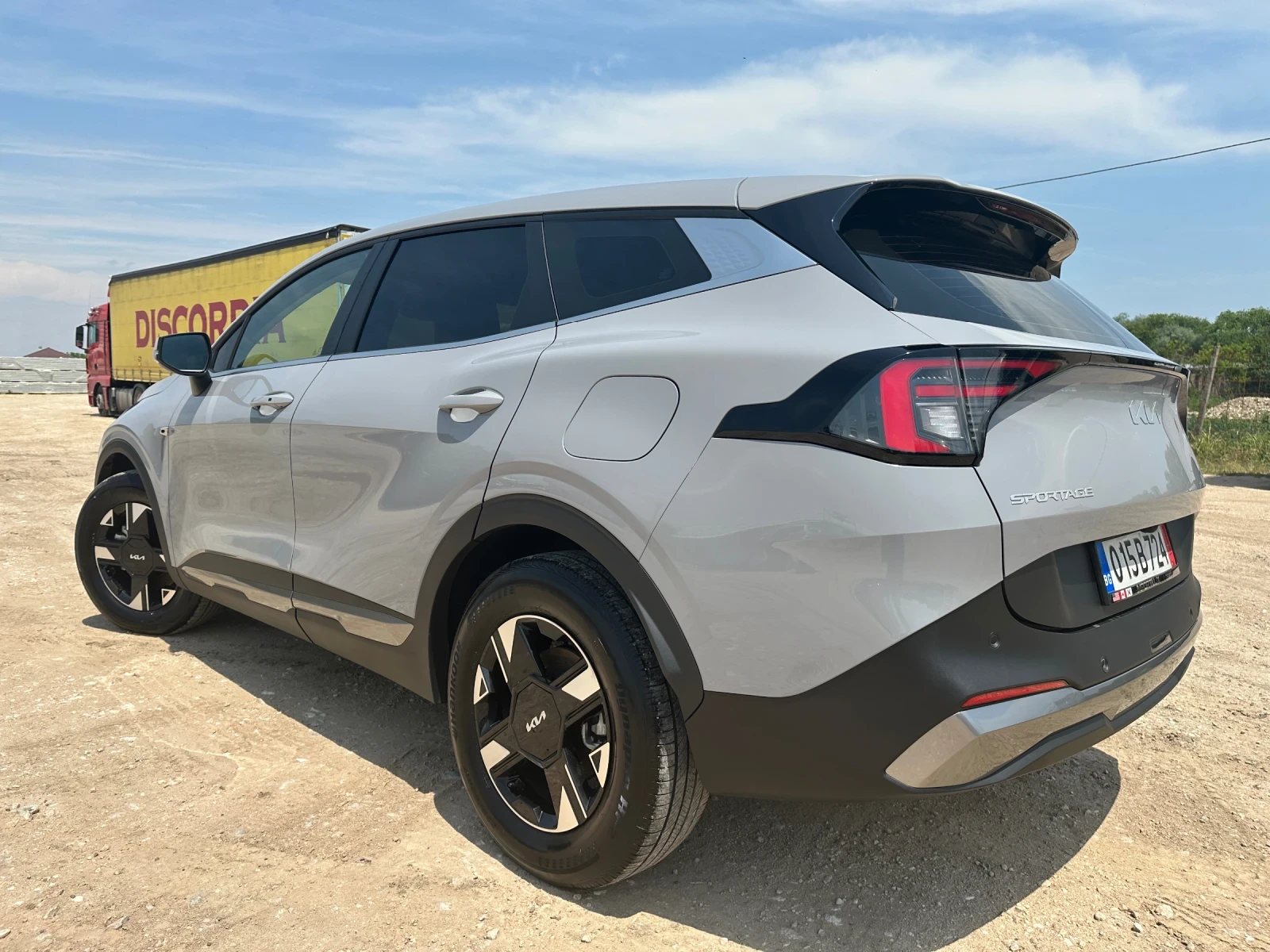 Kia Sportage НАЛИЧНА, ГАЗ, ЕДИНСТВЕНА В БГ, камера, ПОДГРЯ, снимка 4 - Автомобили и джипове - 54400154