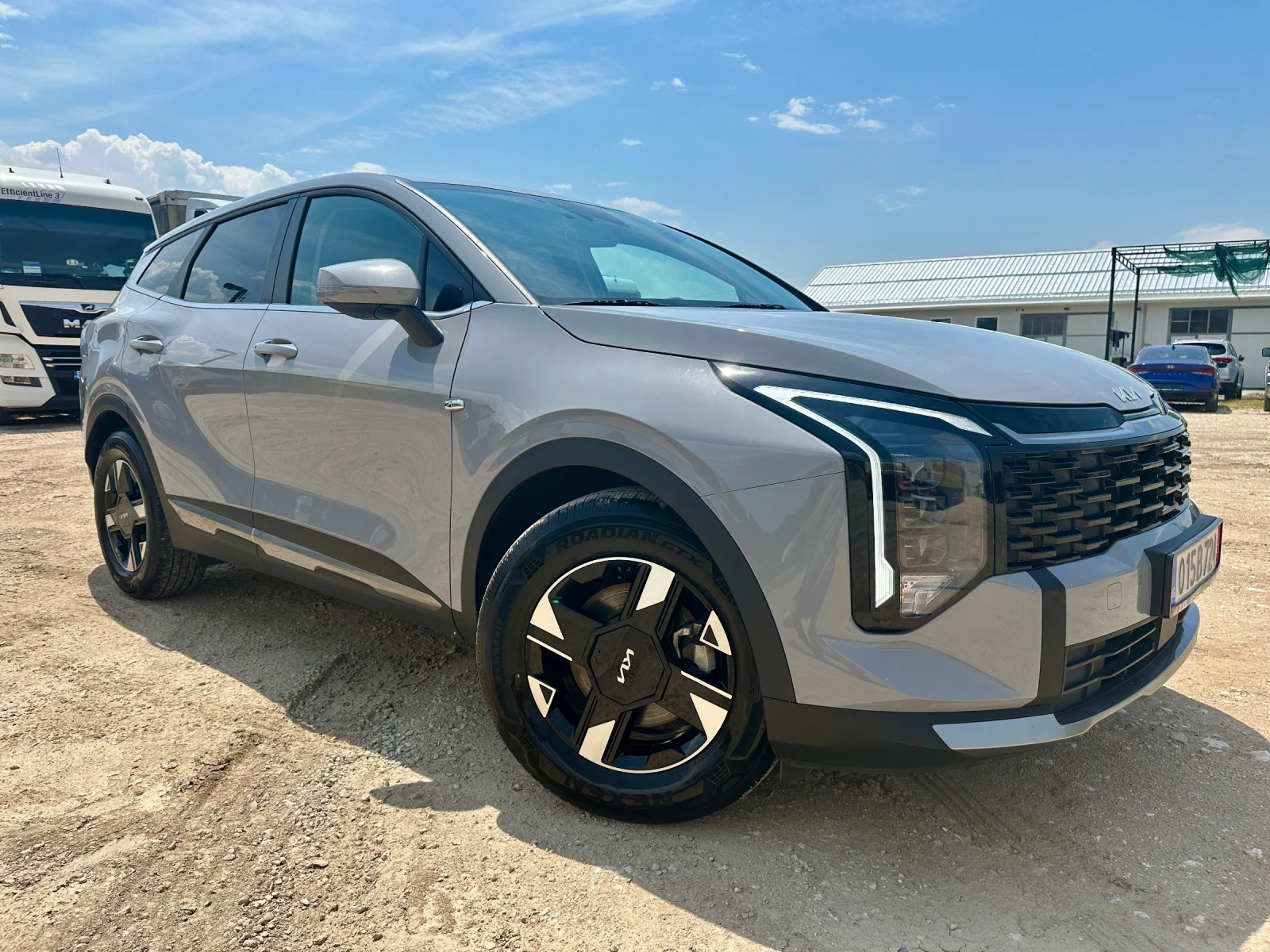 Kia Sportage НАЛИЧНА, ГАЗ, ЕДИНСТВЕНА В БГ, камера, ПОДГРЯ, снимка 2 - Автомобили и джипове - 54400154