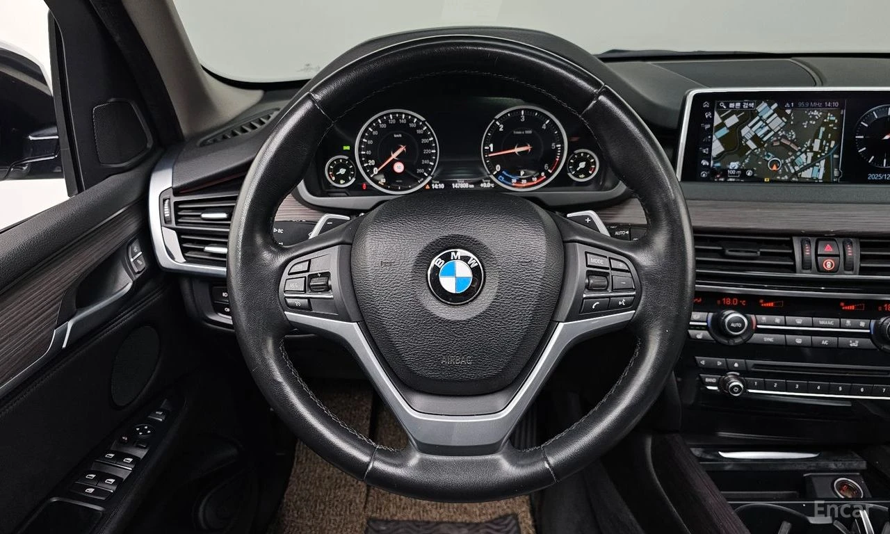 BMW X5 ПОДГРЕВИ * 360 КАМЕРА * HEAD-UP * АВТОКРЕДИТ , снимка 14 - Автомобили и джипове - 55233941