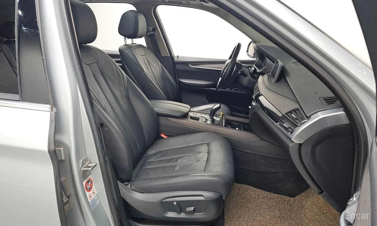 BMW X5 ПОДГРЕВИ * 360 КАМЕРА * HEAD-UP * АВТОКРЕДИТ , снимка 12 - Автомобили и джипове - 55233941