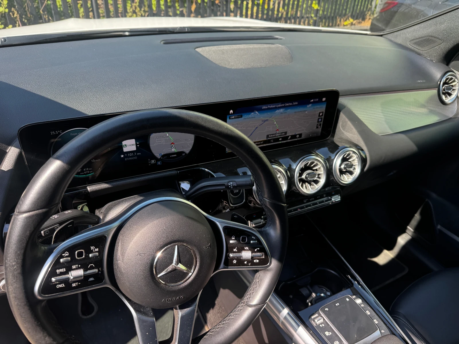 Mercedes-Benz EQA 250+ , снимка 8 - Автомобили и джипове - 55392903