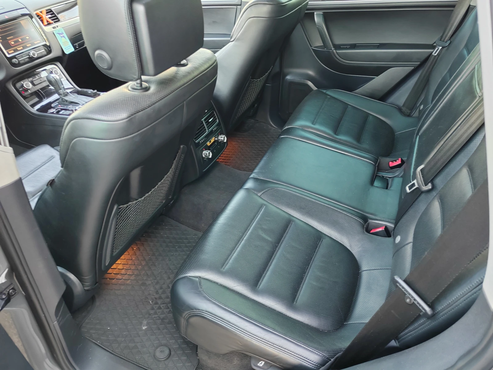 VW Touareg, снимка 4 - Автомобили и джипове - 55998505