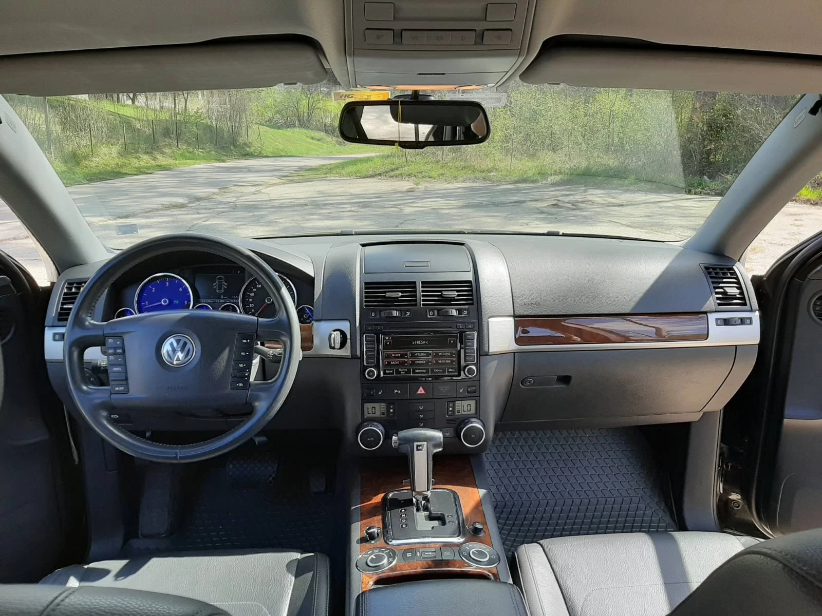 VW Touareg 3.0 V6, снимка 11 - Автомобили и джипове - 56617089