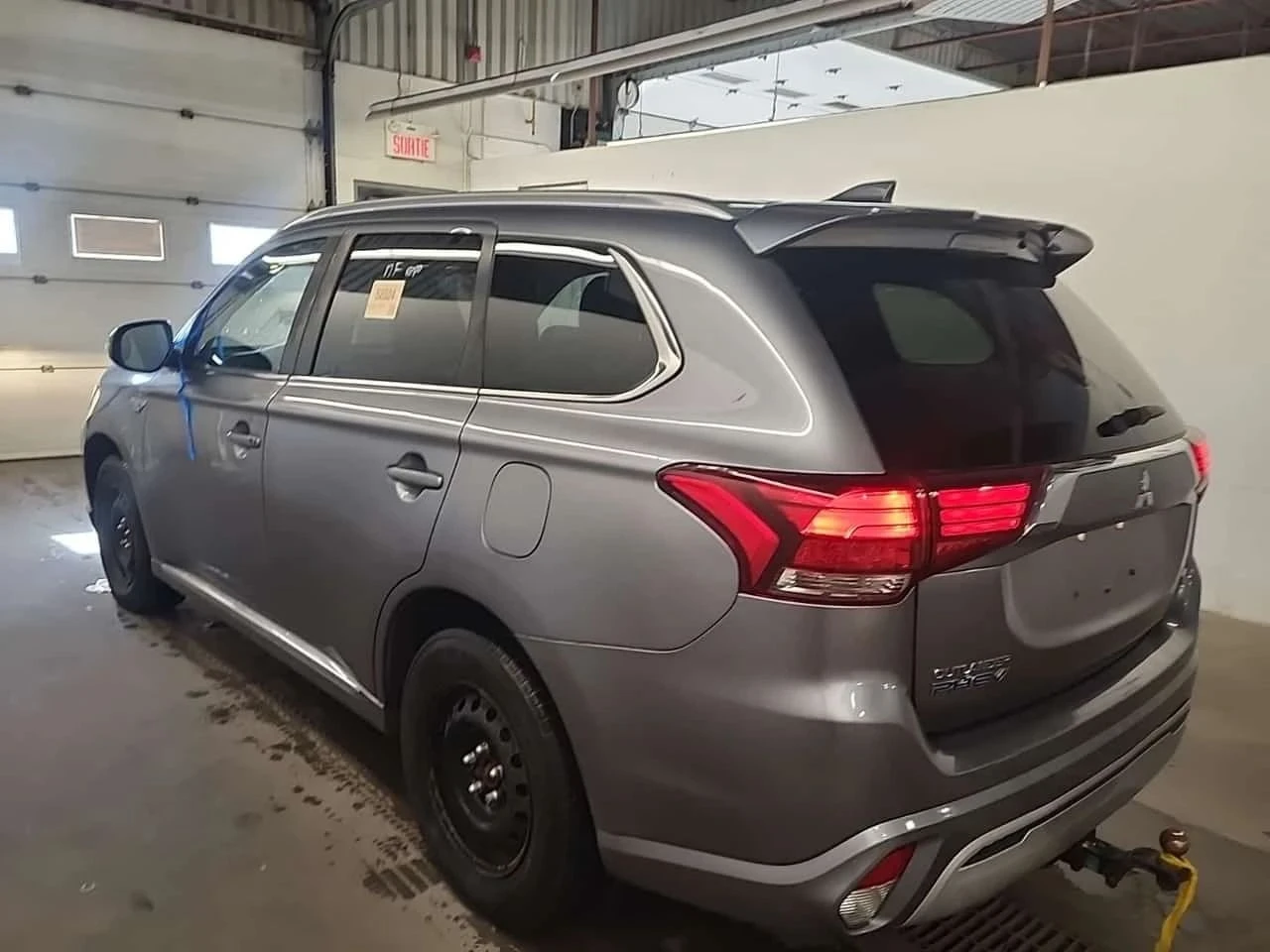 Mitsubishi Outlander, снимка 6 - Автомобили и джипове - 56688674