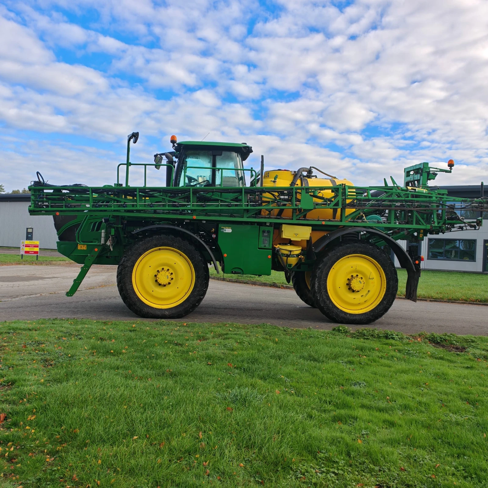 Самоходна пръскачка Друга марка JOHN DEERE R4040i 4000 ЛИТРА 36 МЕТРА ЛИЗИНГ - изображение 3