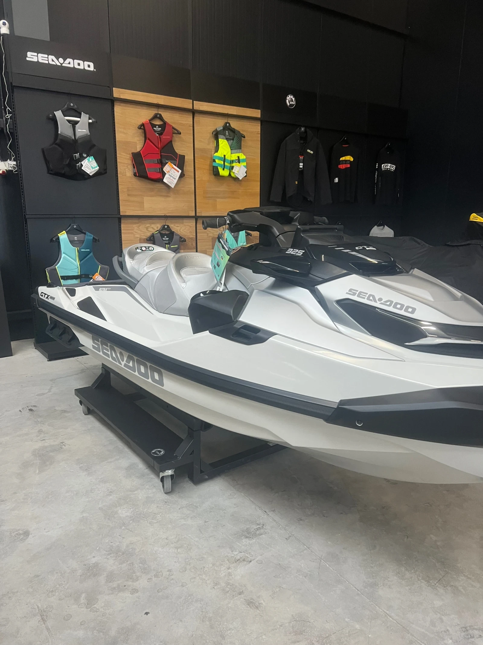  Bombardier Sea Doo Gtx 325 LTD 2025 Tech Package | Mobile.bg   1