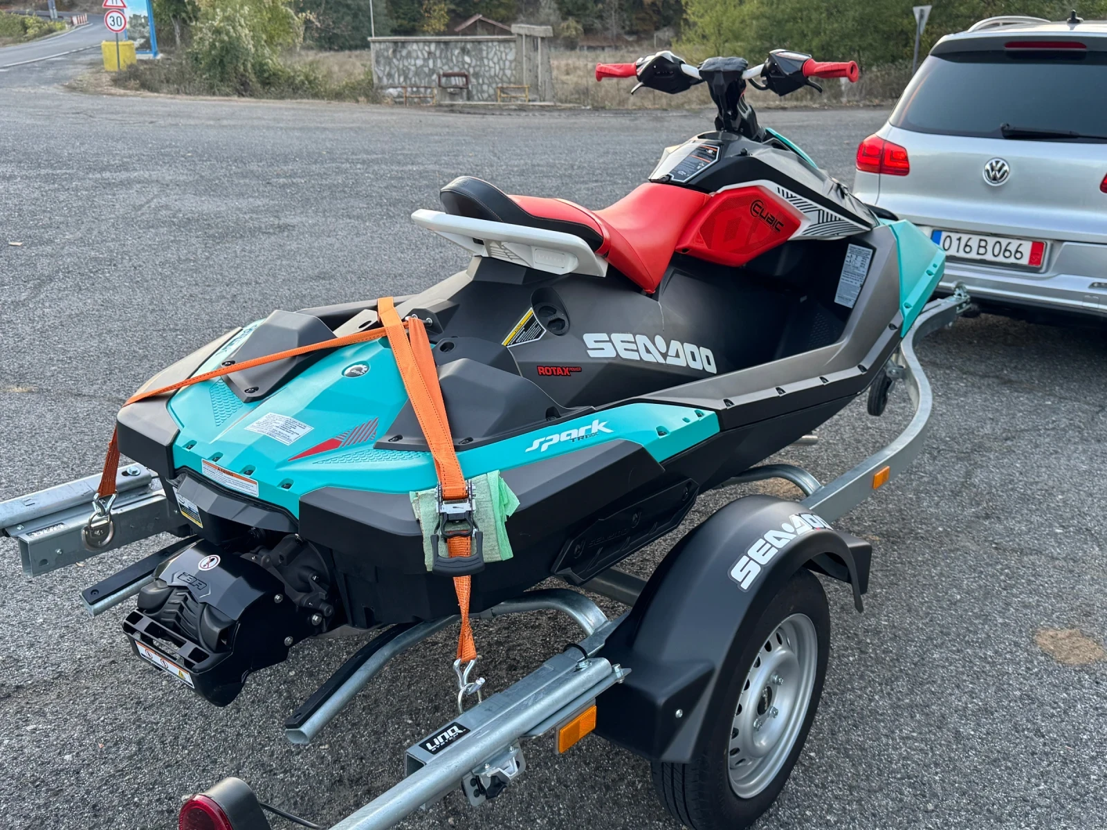 Джет Bombardier Sea Doo Spark Trixx 2up, снимка 3 - Воден транспорт - 54917711