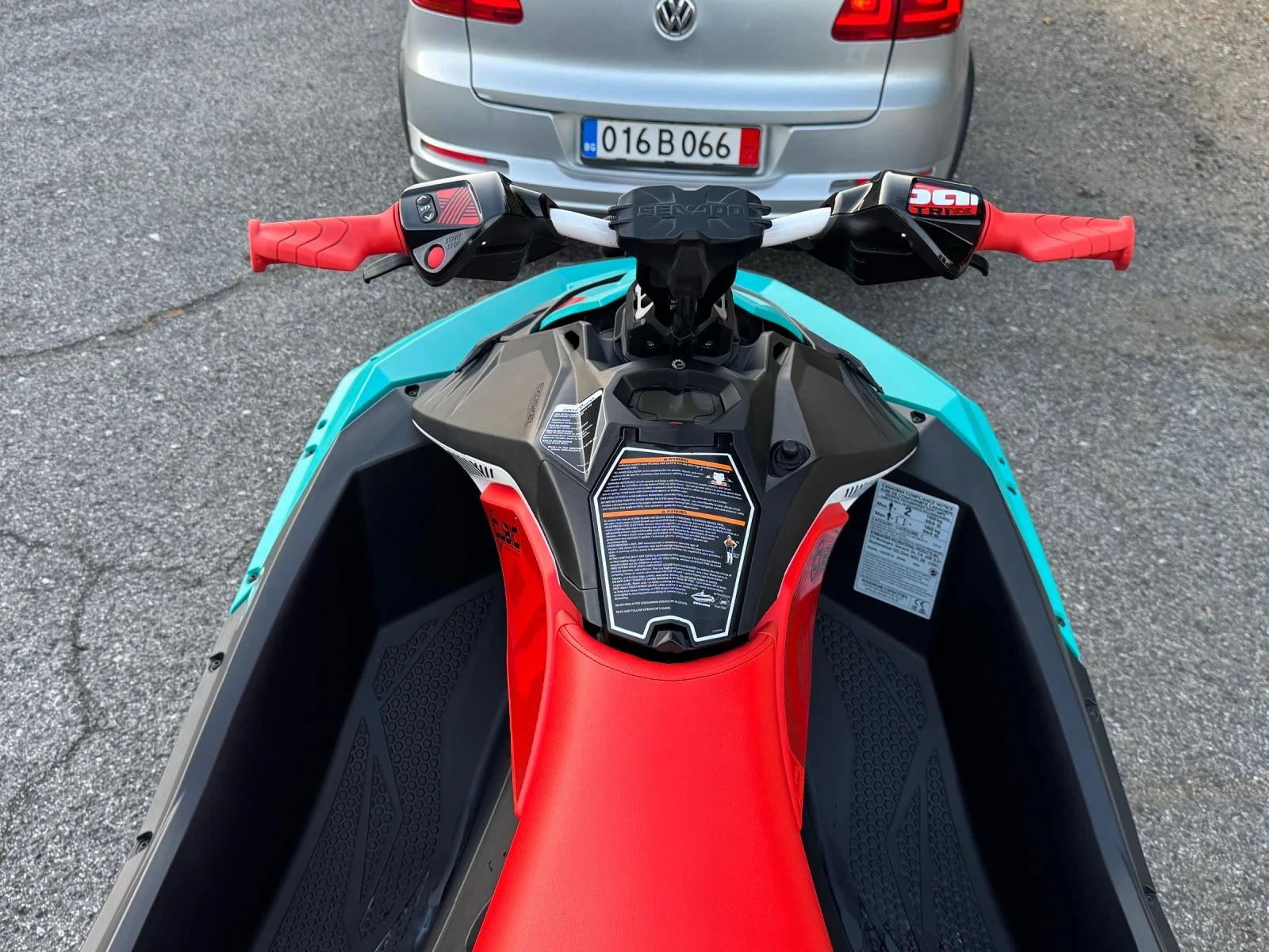 Джет Bombardier Sea Doo Spark Trixx 2up, снимка 8 - Воден транспорт - 54917711