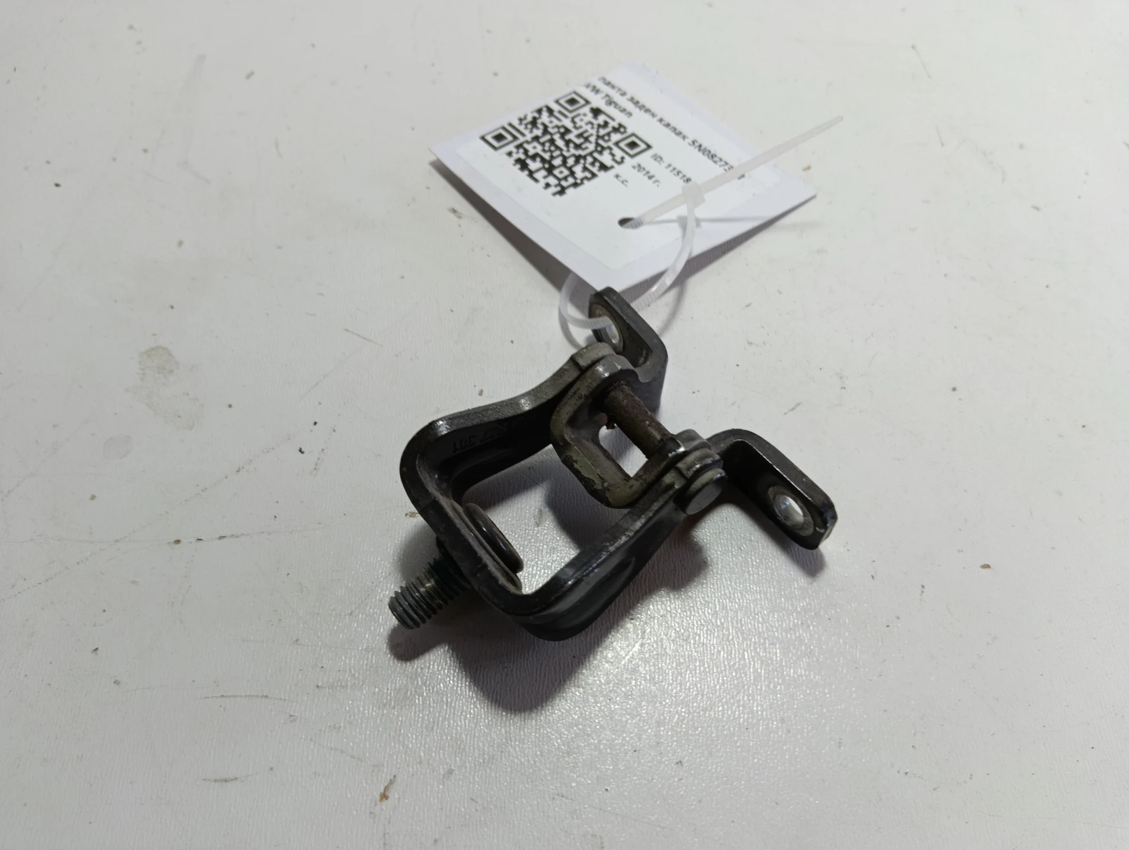 панта заден капак 5N0827301 VW Tiguan