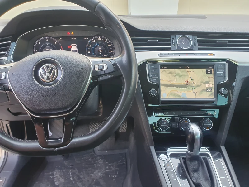 VW Passat, снимка 7 - Автомобили и джипове - 47470707