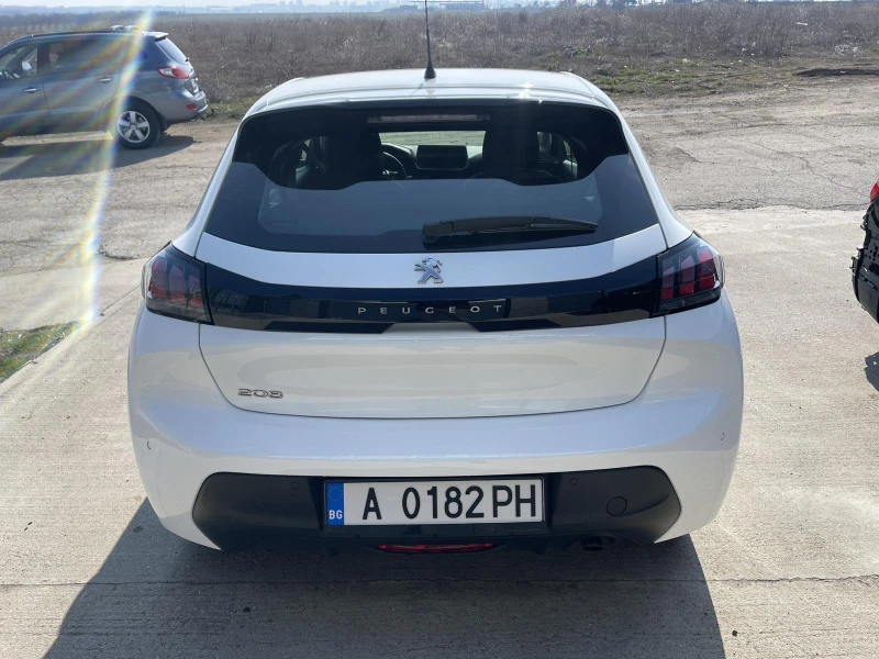 Peugeot 208 Автоматик, снимка 5 - Автомобили и джипове - 49297731