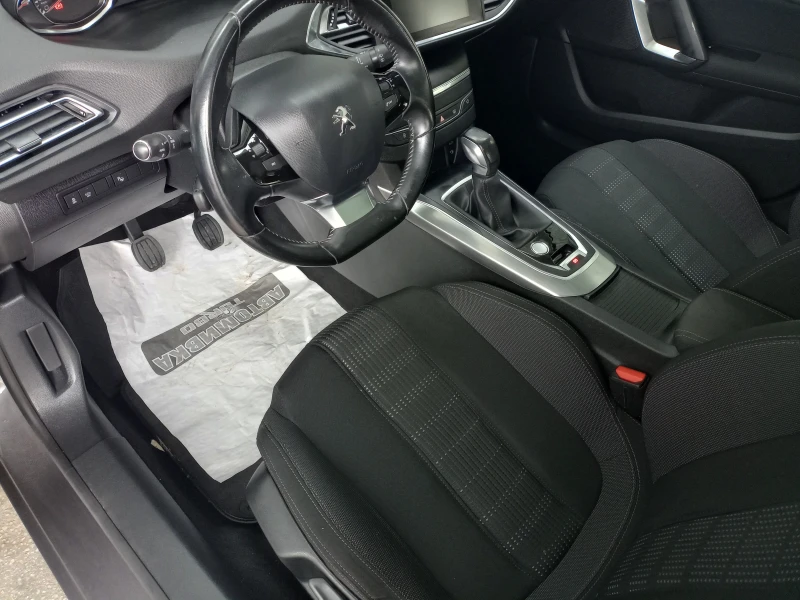 Peugeot 308 1.2 e-THP* PANORAMA* CAMERA* LED* NAVI* Keyless, снимка 5 - Автомобили и джипове - 50020383