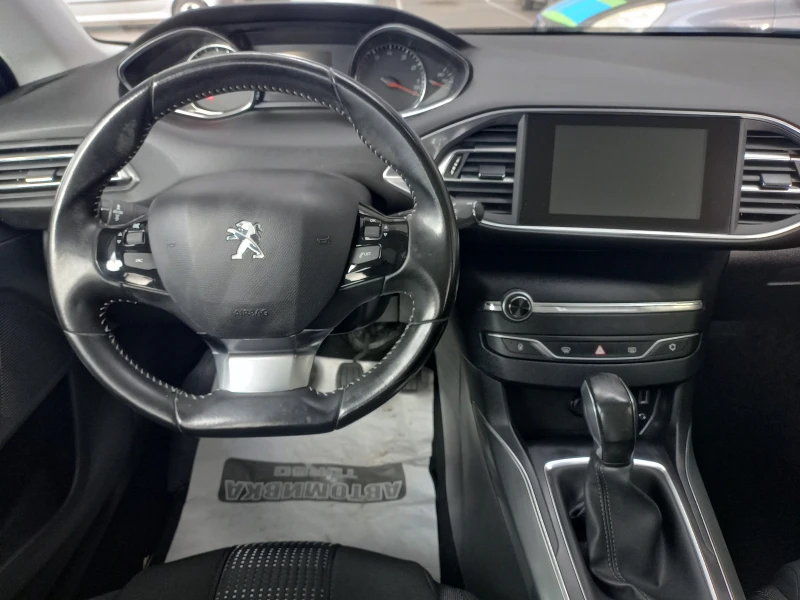 Peugeot 308 1.2 e-THP* PANORAMA* CAMERA* LED* NAVI* Keyless, снимка 10 - Автомобили и джипове - 50020383