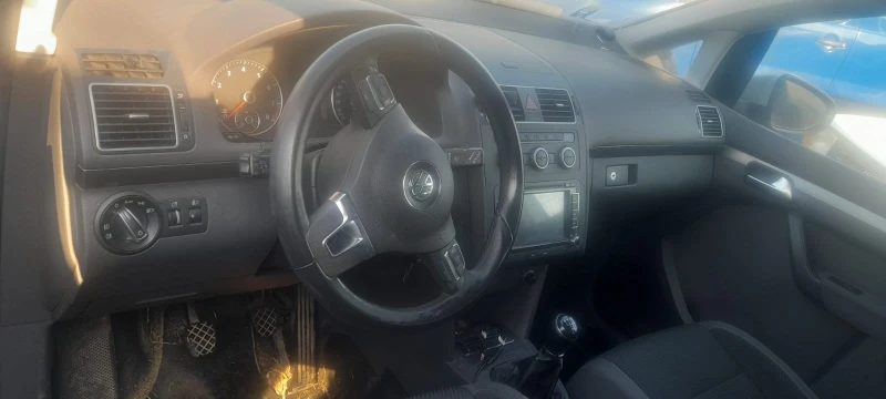 VW Touran 1.4бенз метан, снимка 4 - Автомобили и джипове - 52744082