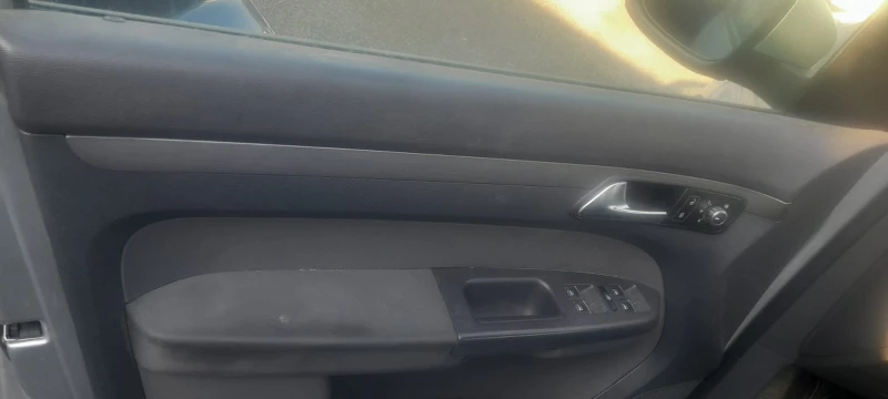 VW Touran 1.4бенз метан, снимка 9 - Автомобили и джипове - 52744082