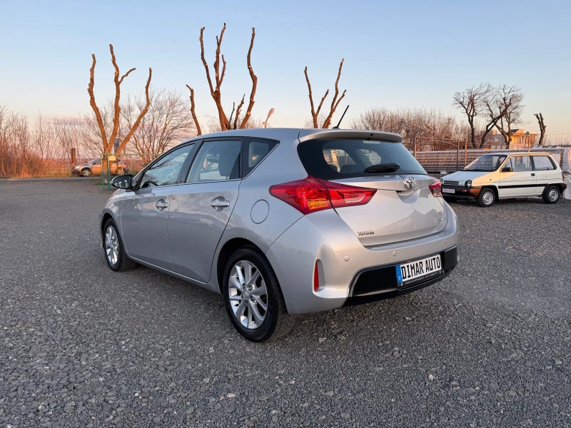 Toyota Auris 1.33 vvti -100 к.с., снимка 6 - Автомобили и джипове - 53134220
