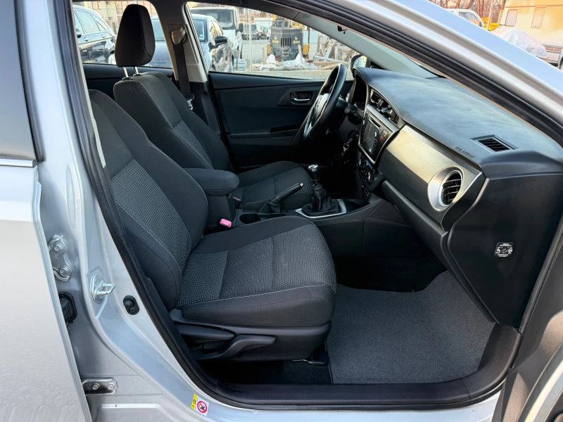 Toyota Auris 1.33 vvti -100 к.с., снимка 9 - Автомобили и джипове - 53134220