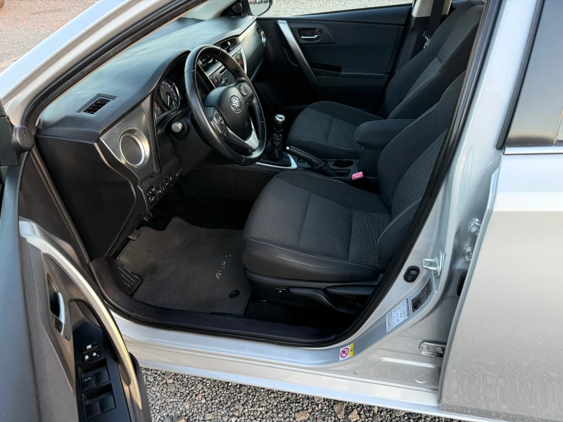 Toyota Auris 1.33 vvti -100 к.с., снимка 14 - Автомобили и джипове - 53134220