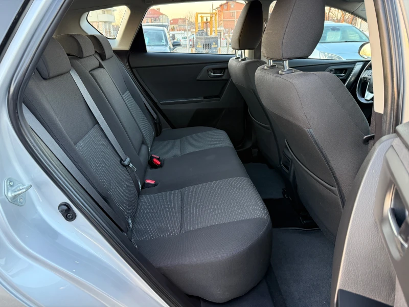 Toyota Auris 1.33 vvti -100 к.с., снимка 10 - Автомобили и джипове - 53134220